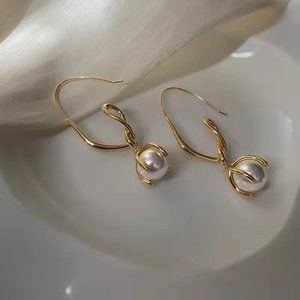 Elegant Long Exaggerated Pearl Earrings for Women, Fashion Versatile